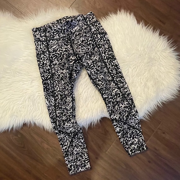 Lululemon Tight Stuff Tight II *25" - Picture 2 of 5